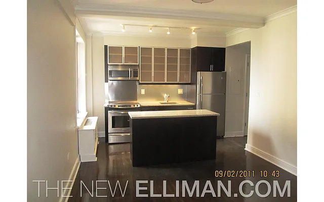 Rented by Douglas Elliman | media 14