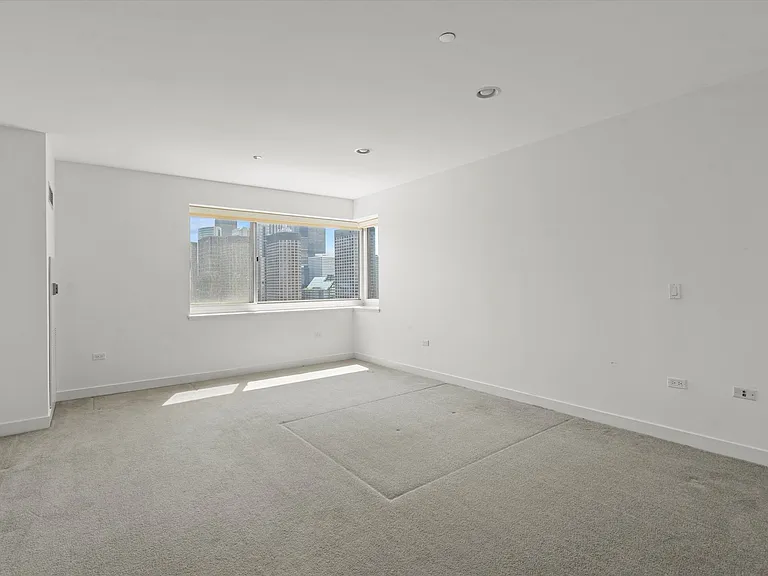 737 W Washington Blvd #2804 — Photo 13