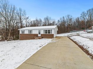 2067 Curling Dr, Madisonville, KY 42431