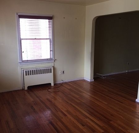 2nd image of 119 Hawthorne St