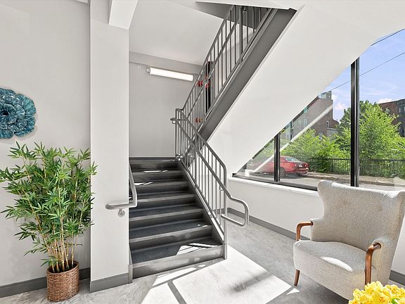 5th image of 408 Suffolk St #0