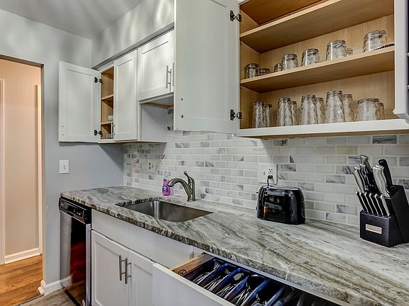 4th image of 33247 Kingslane Ct APT 9