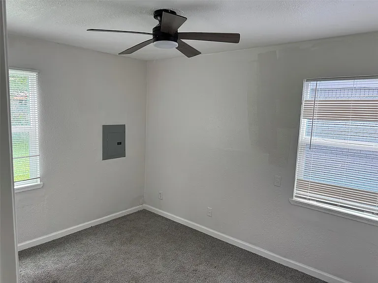 4215 Botany Ln — Photo 20
