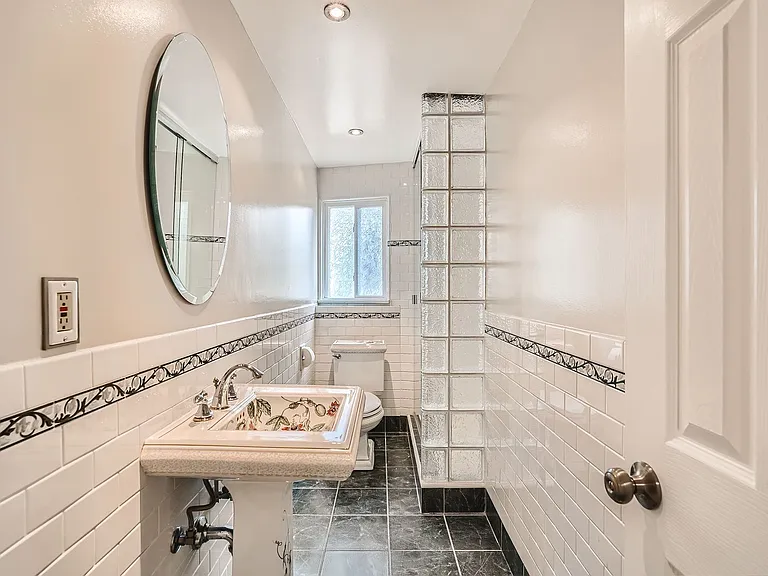 3766 Willowcrest Ave — Photo 13