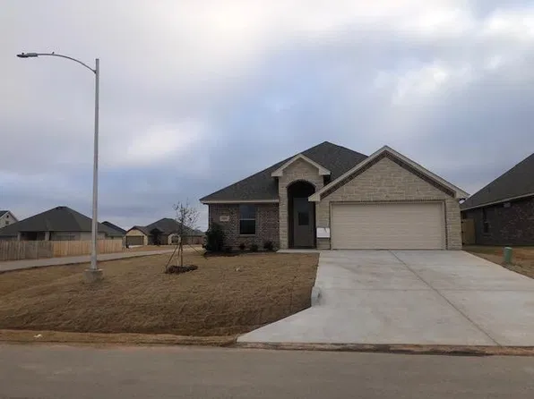 3301 Arrow Creek Dr, Granbury, TX 76049