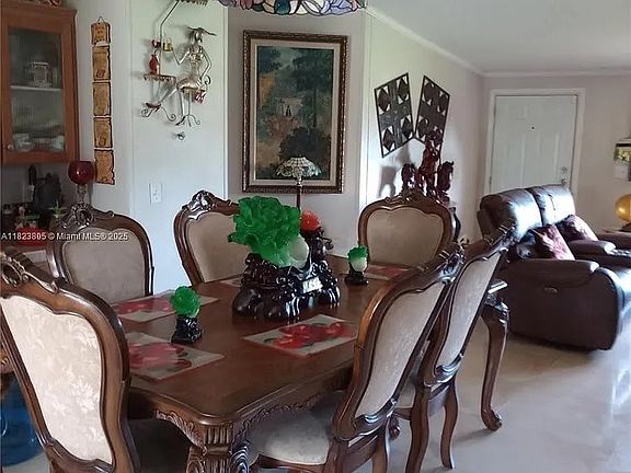 2nd image of 618 Hunting Club Ave