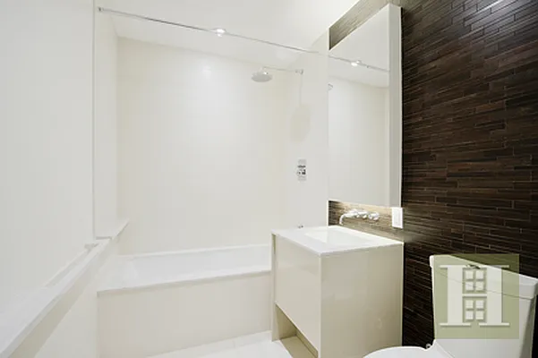 Rented by Halstead Real Estate | media 15