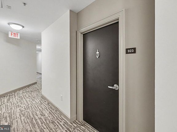 4th image of 1111 25th St NW APT 923
