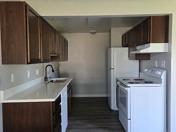 5th image of 2705 W Lincoln Ave APT 201