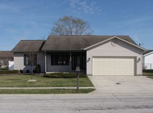 914 Springwood Ln, Wapakoneta, OH 45895