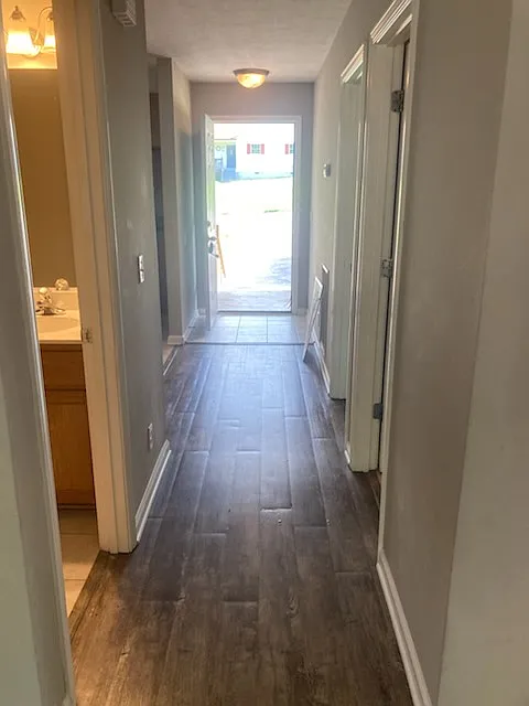 2 bed, 1.5 bath, 1000 sqft, $1,300 — Photo 4