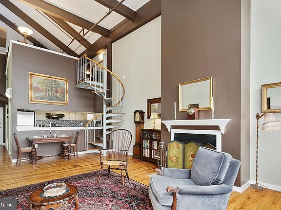 4th image of 1238 Callowhill St Suite 808