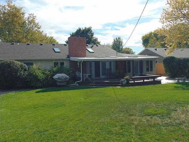 2nd image of 1717 Mariposa Ln