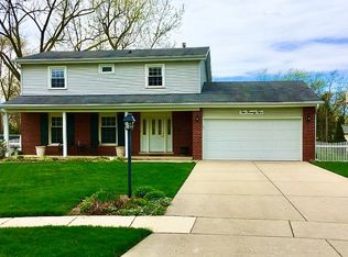 1022 Village Ct, Darien, IL 60561