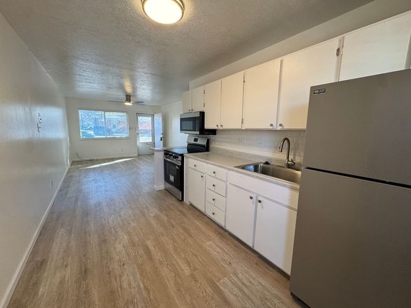 9408 Candelaria Rd NE APT C