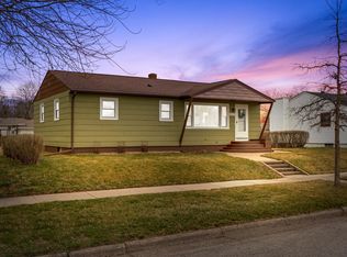 622 S 1st St, La Crescent, MN 55947