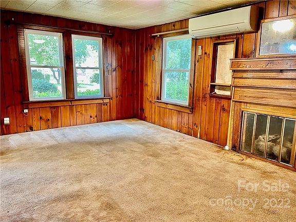 3rd image of 453 Westwood Cir