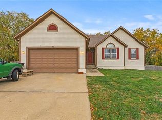 410 Bradford Ln, Belton, MO 64012