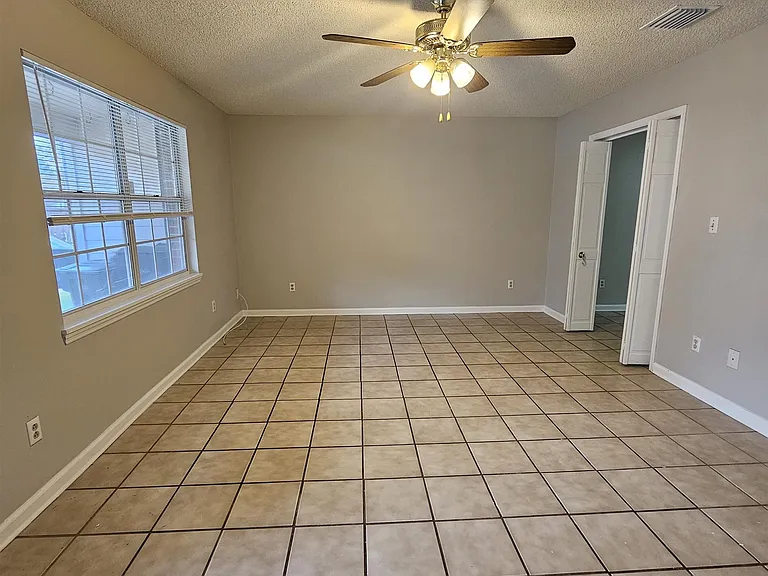 2388 Gregory Dr — Photo 6