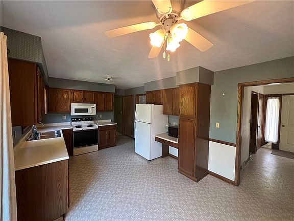 4th image of 4656 White Pine Dr
