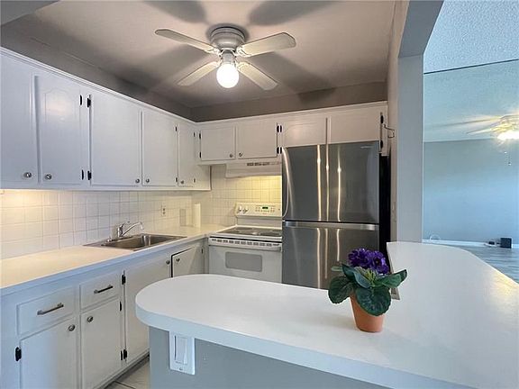 5th image of 54 Sussex C #54