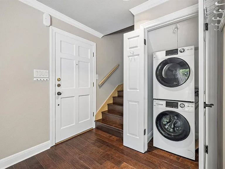 2500 Steck Ave #18 — Photo 25