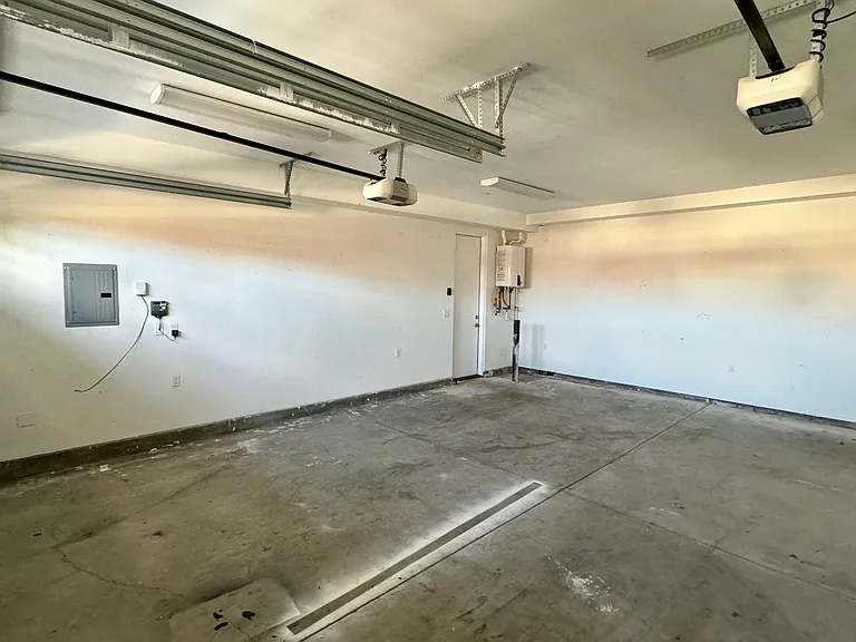 2214 Elden Ave #B — Photo 22