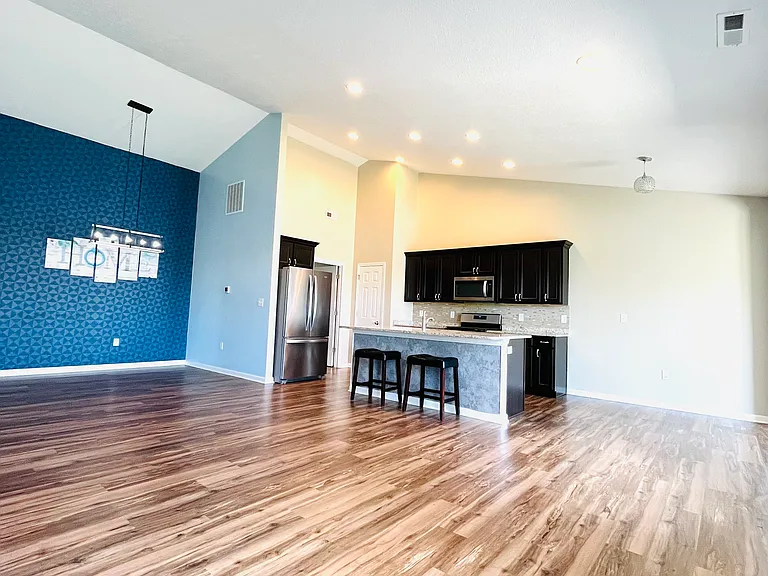 2566 Creek Bank Dr — Photo 5
