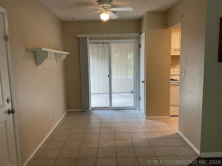 3228 S Lakewood Ave — Photo 7