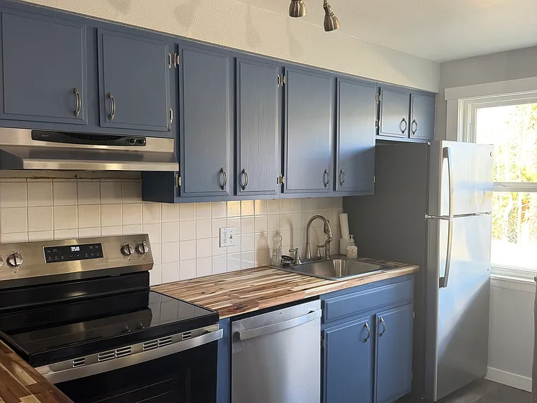 155 Van Anderson Dr #3 — Photo 8
