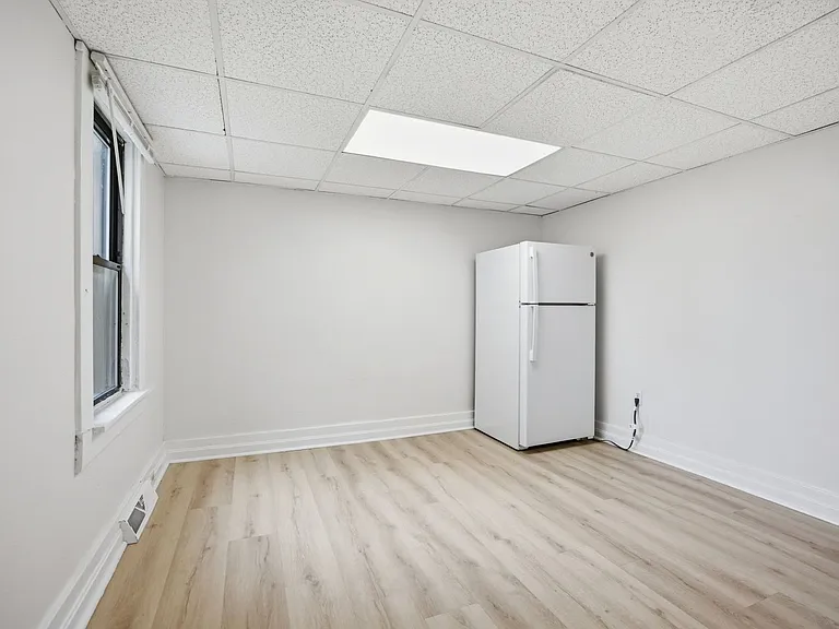 3185 Glendale Ave — Photo 5