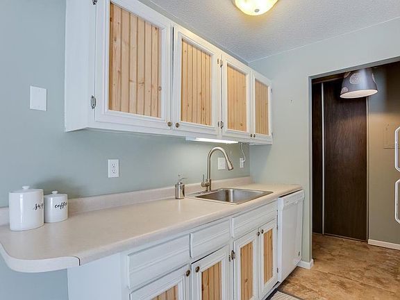 Kithen looking back towards Entry