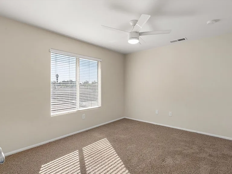 Santa Fe Apartments II — Photo 17