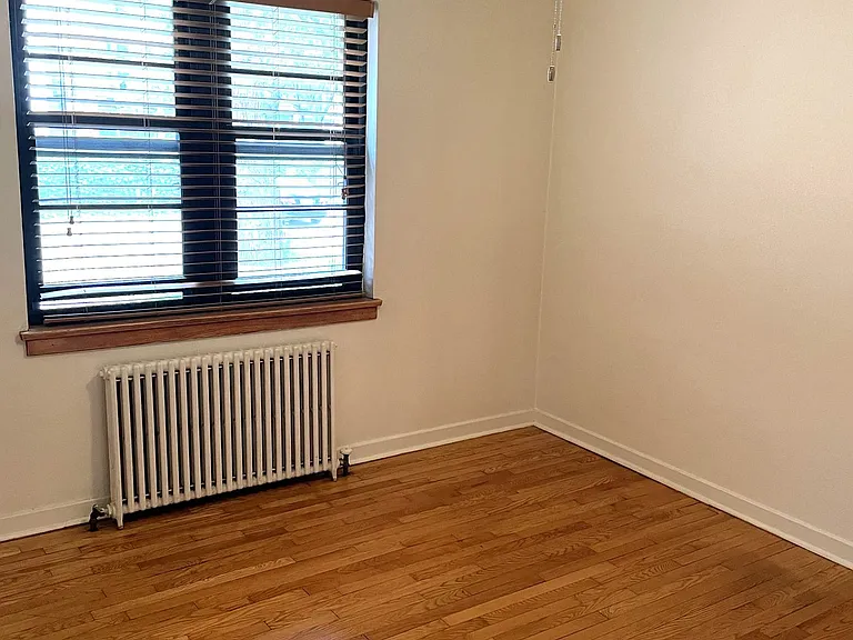 Virginia Apartments — Photo 4