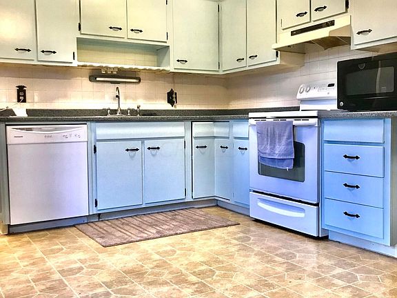 3rd image of 614 Mohican Way