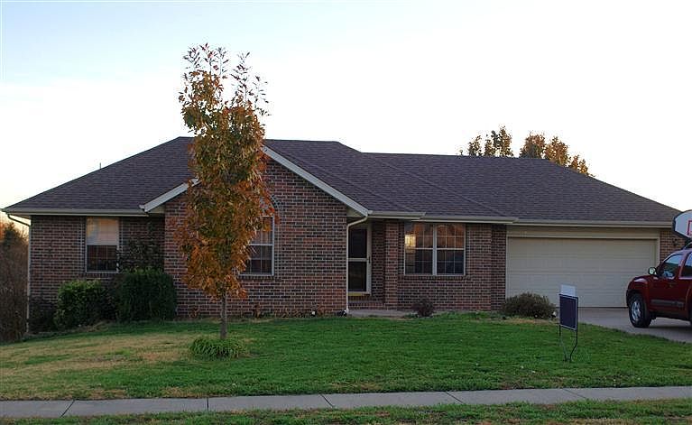1st image of 114 W Jacaranda Ave