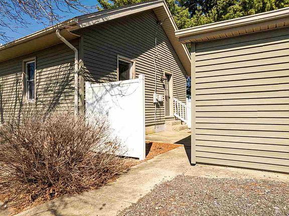 3rd image of 541 N Centerville Rd