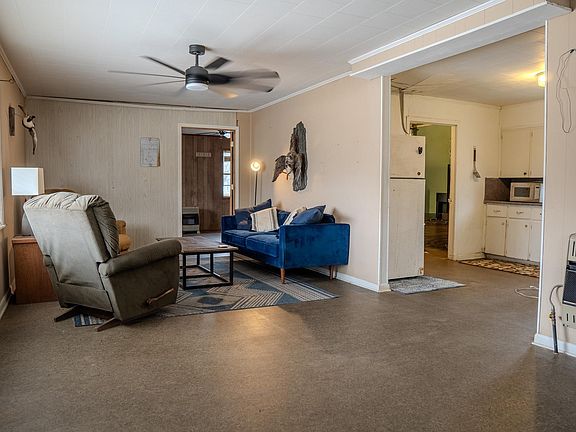 4th image of 405 Amagon St