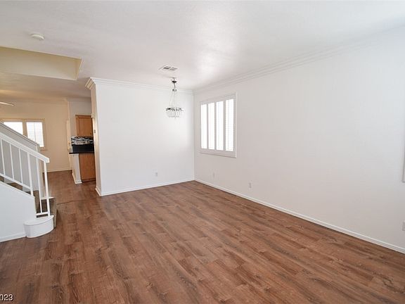 3rd image of 10404 Turning Leaf Ave