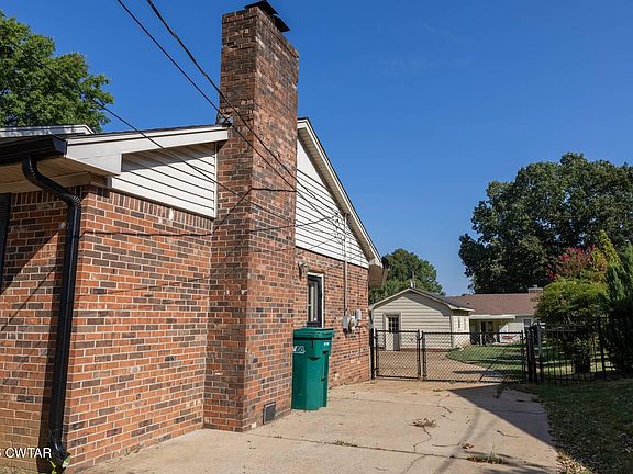 5th image of 73 Hughes Dr