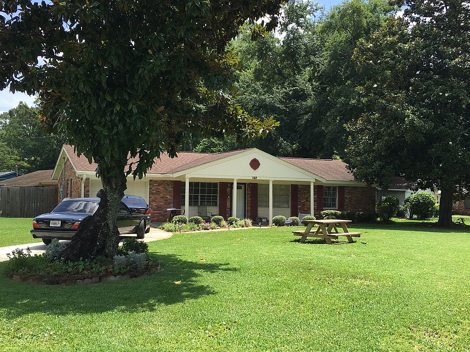 1st image of 137 Kensington Dr