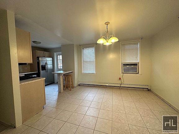 4th image of 10412 49th Ave Floor 1