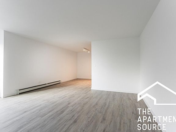5th image of 7621 N Sheridan Rd APT 1D