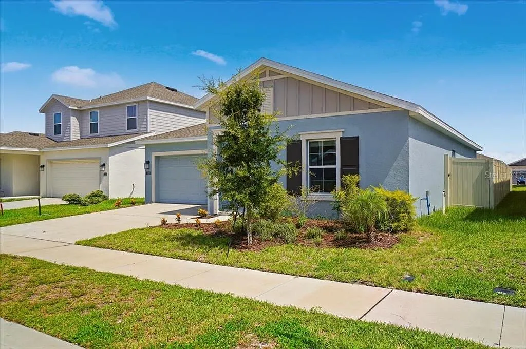 3 bed, 2.0 bath, 1560 sqft, $1,950 — Photo 3