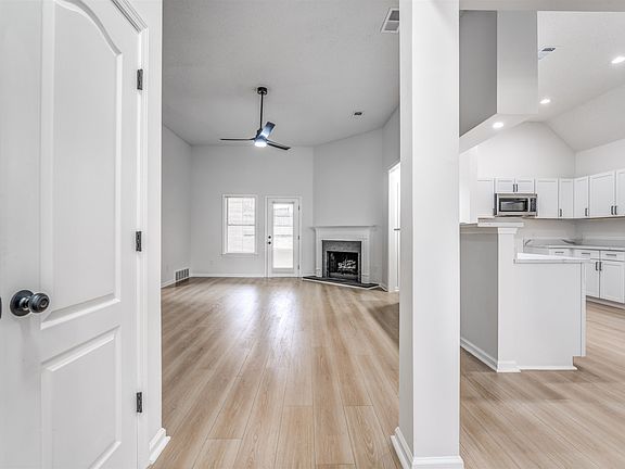 2nd image of 10133 Lynham Dr