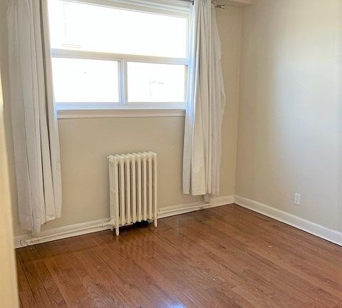 5th image of 183 Maurice Dr #1