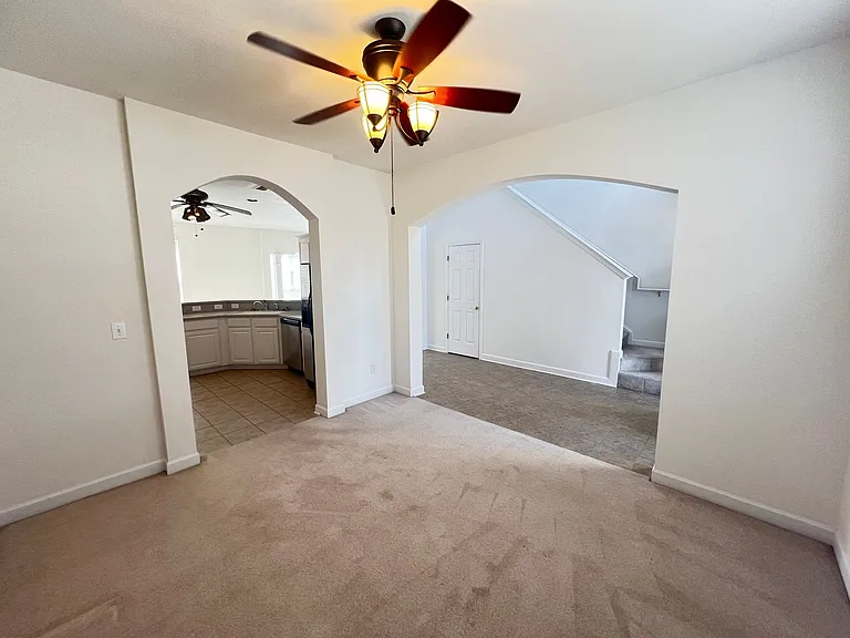 351 Vermillion Dr — Photo 13