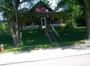 135 N 16th St, Lexington, MO 64067