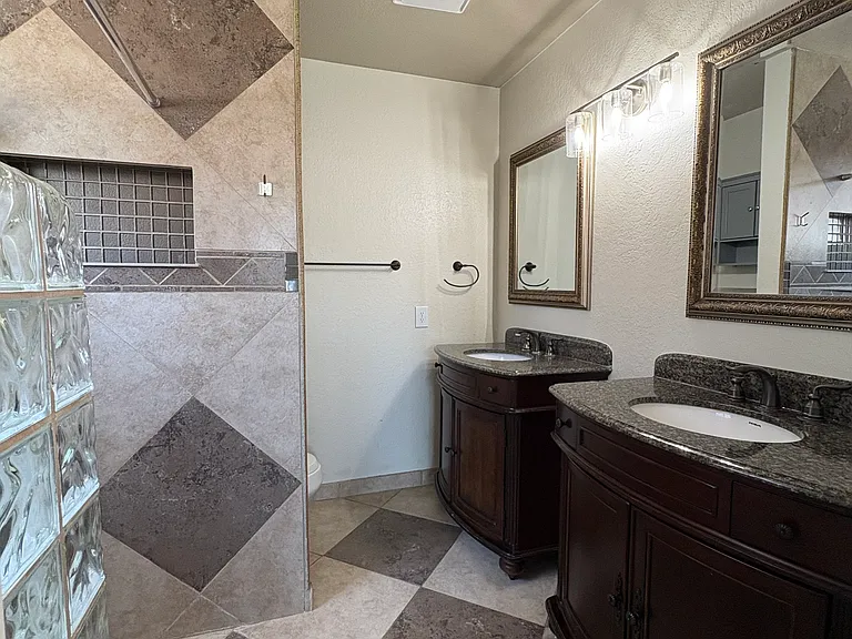 Primary bath