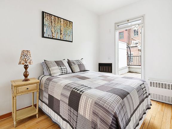 4th image of 137 W 80th St APT 4B